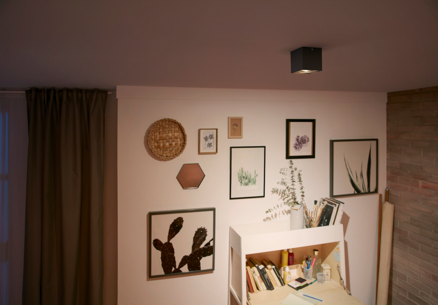 Spottivalaisin Philips Warmglow Box 1-osainen 500lm musta