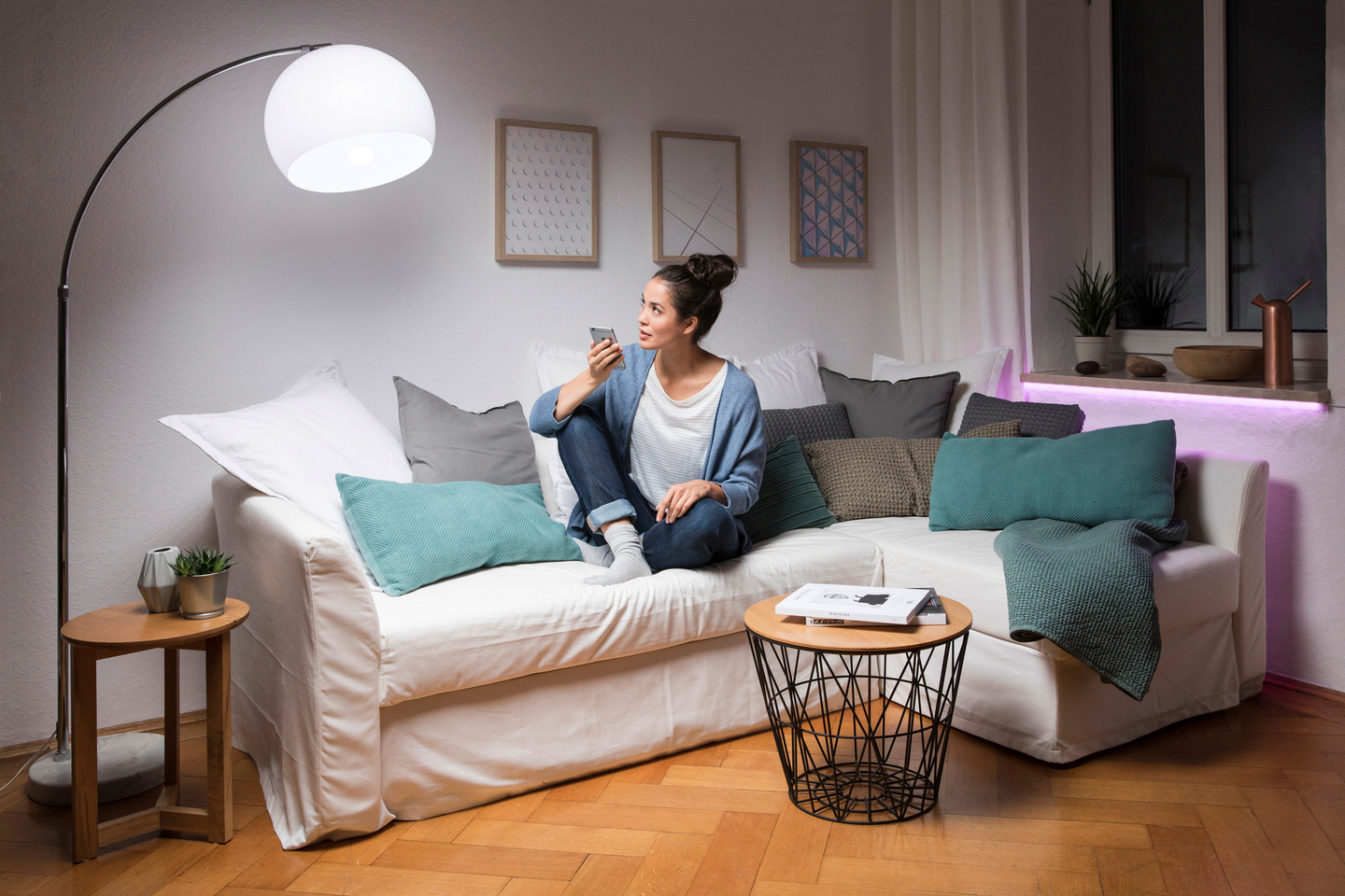 Led-älylamppu LEDVANCE SMART+ BT CLA60 810lm E27 RBGW