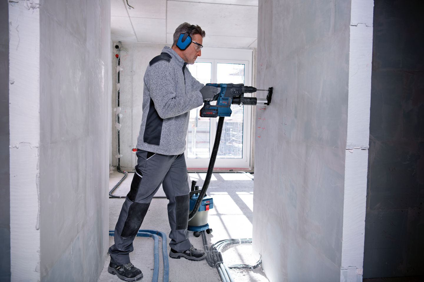 Akkuimuri Bosch GAS 18V-10 L Solo ACC tarvikkeilla