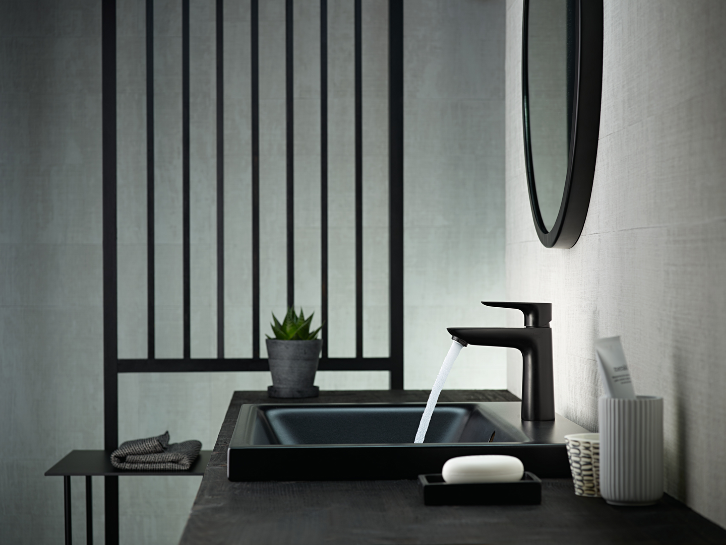 Pesuallashana Hansgrohe 71710670 Talis E 110 vpv musta