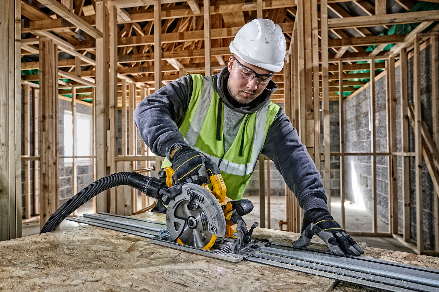 Akkupyörösaha DeWalt DCS572N 18V XR runko