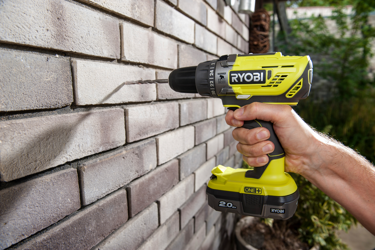 Akkuiskuporakone Ryobi R18PD3-242S 18V ONE+ 4,0Ah ja 2,0Ah akut