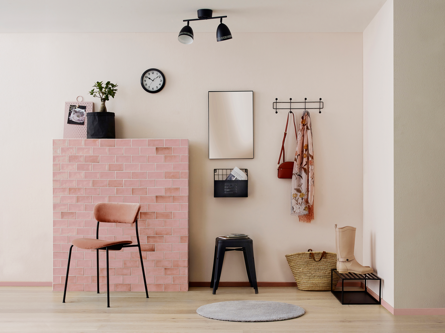 Kattovalaisin Cello Atonal 2-osainen E14 musta