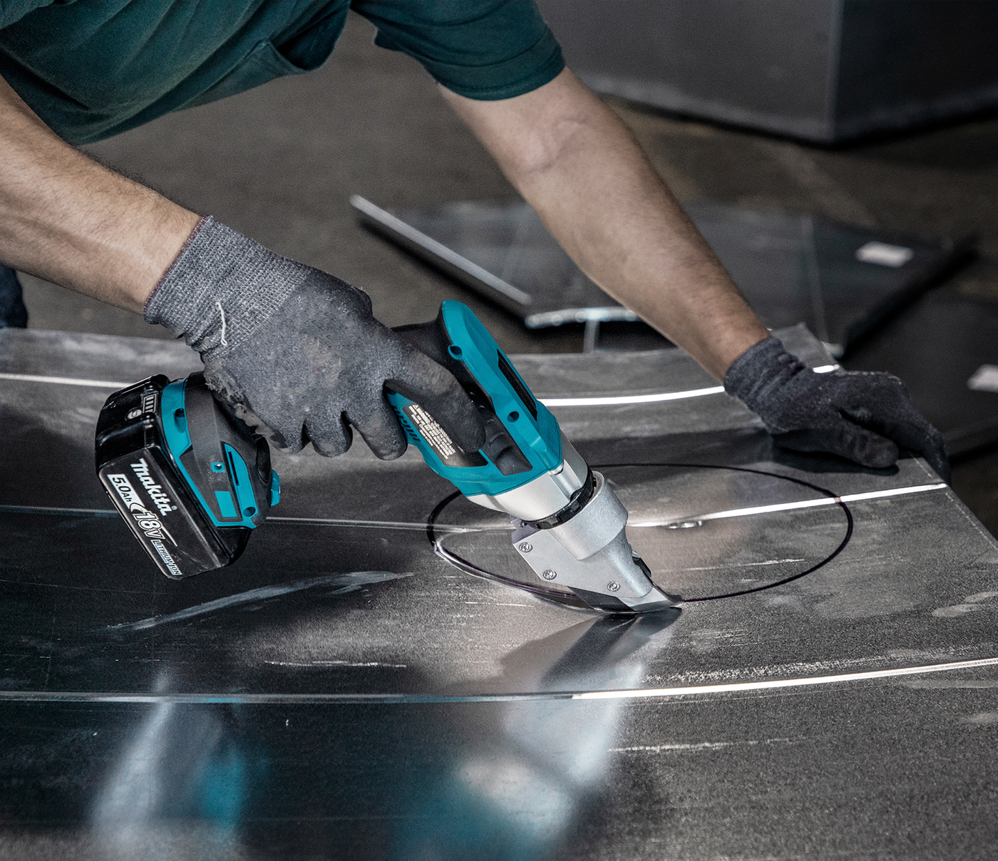 Akkulevyleikkuri Makita DJS131Z 18V mutka leikkaus 1,3mm runko