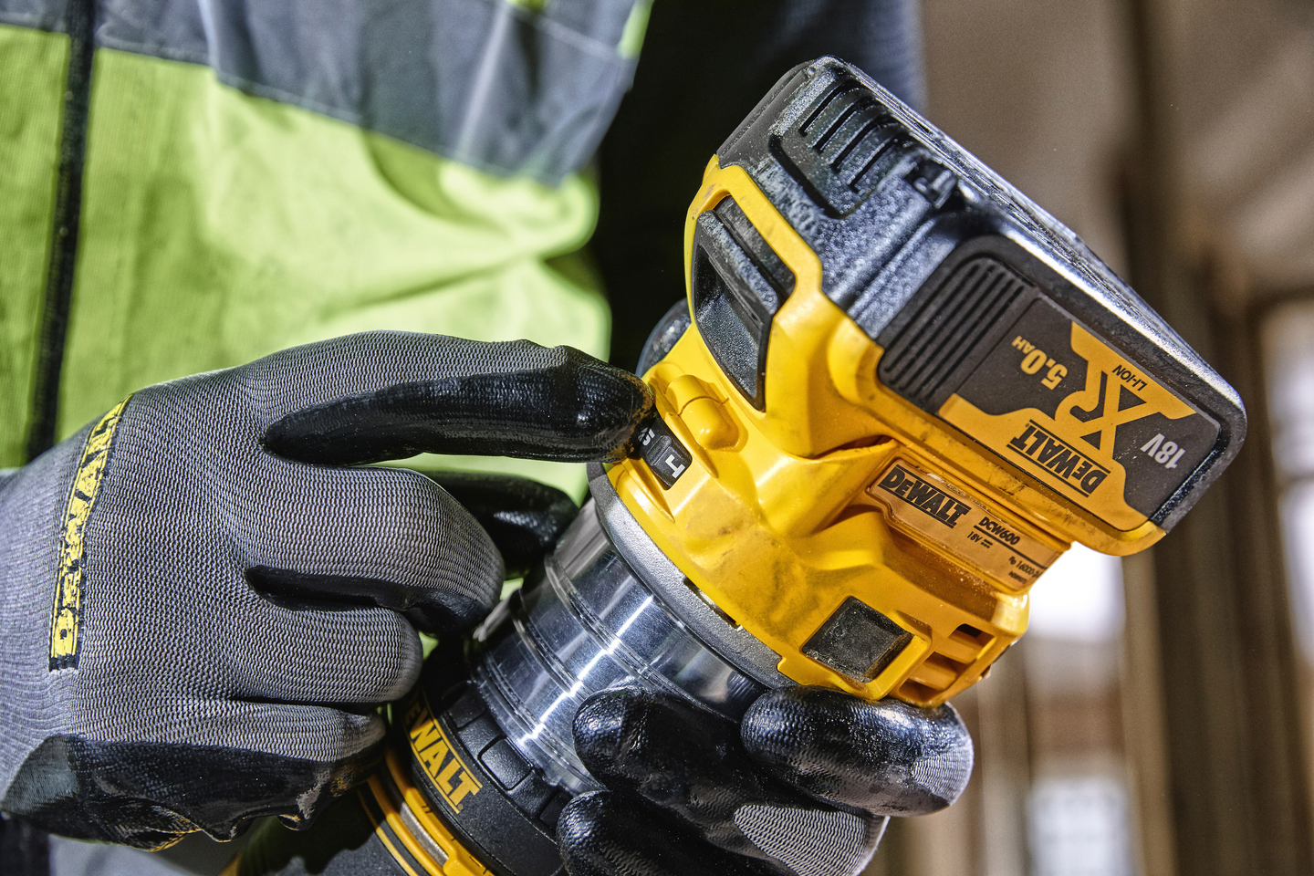 Akkuyläjyrsin DeWalt DCW604NT TSTAK-laukku