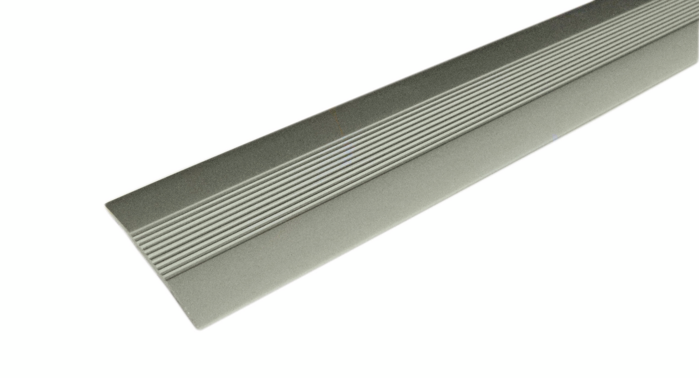 Tarrasaumalista 38mm pronssi-anodisoitu uritettu 3000mm