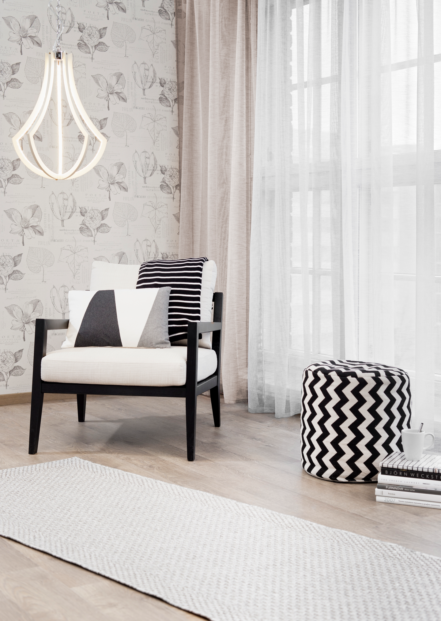 Riippuvalaisin Cello led Violin