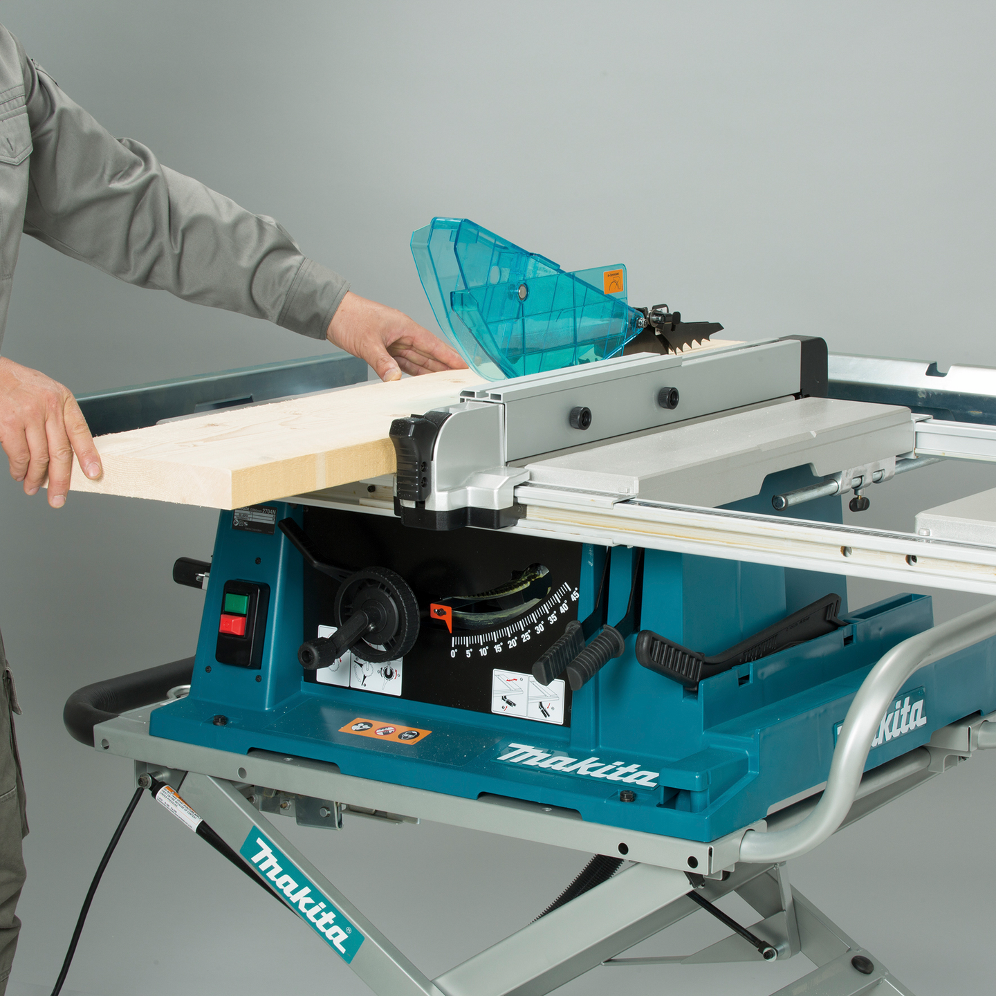 Настольная пила Makita 2704n