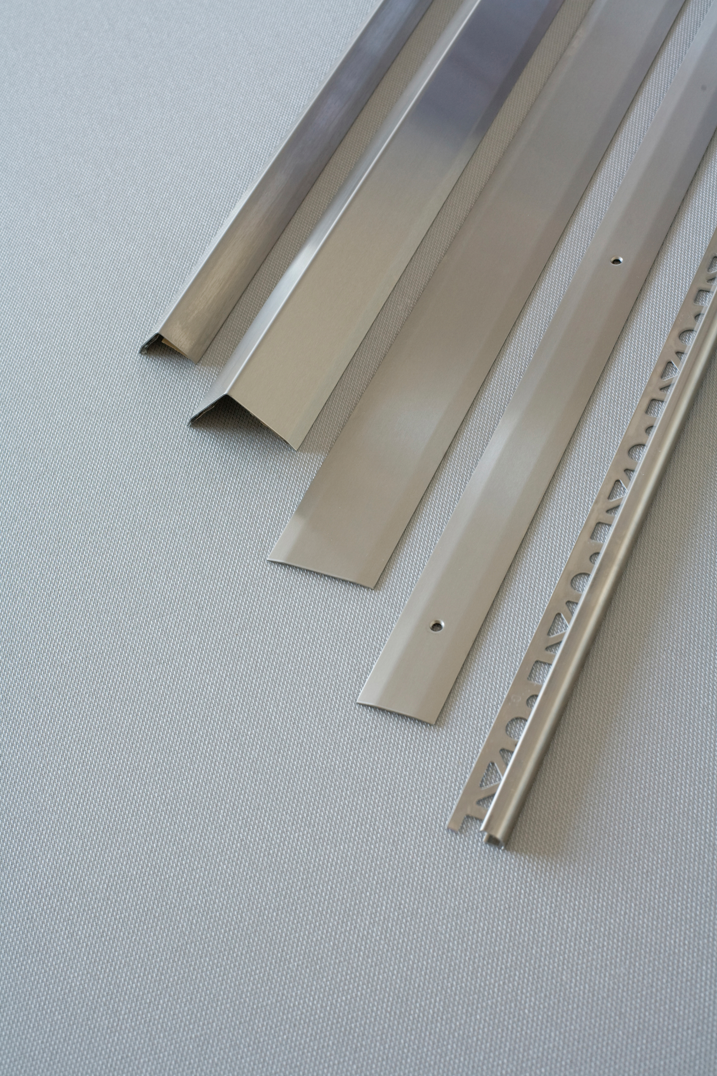 Tarrakulmasuojalista 30x30mm hiottu rst nekatut reunat 3000mm