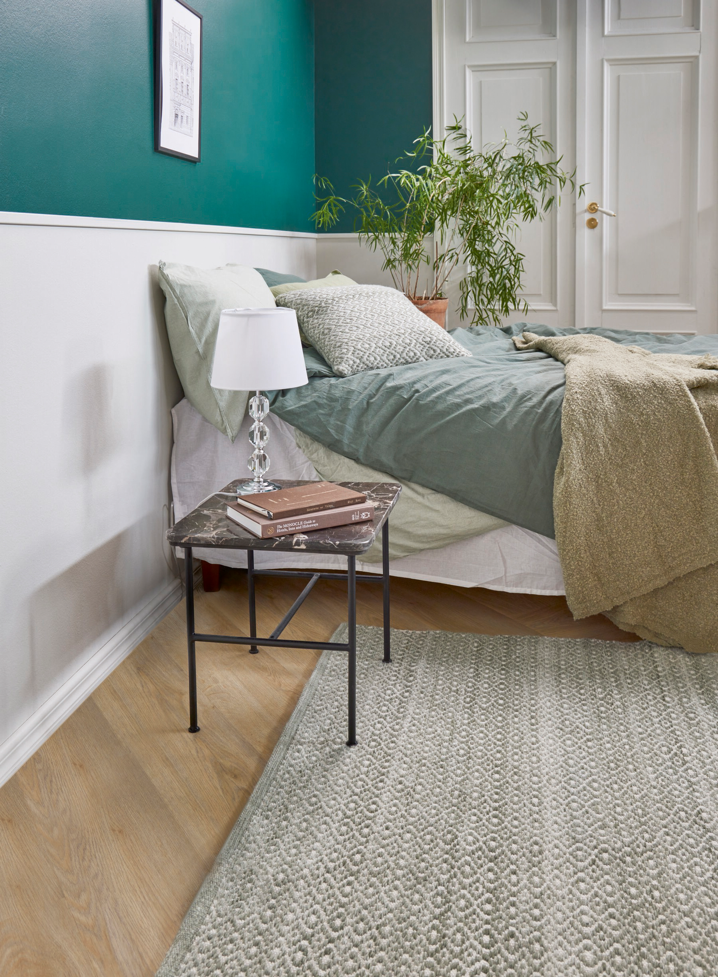 Pöytävalaisin Cello Ostinato valkoinen