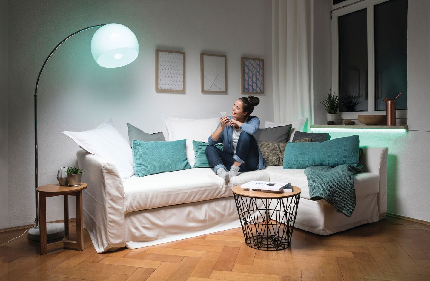 Led-vakiolamppu OSRAM Star+ 806lm 827 E27 himmeä RBGW Remote