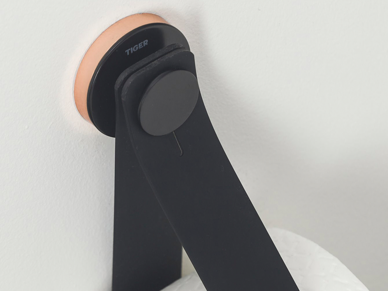 Wc-vararullateline Tiger urban musta