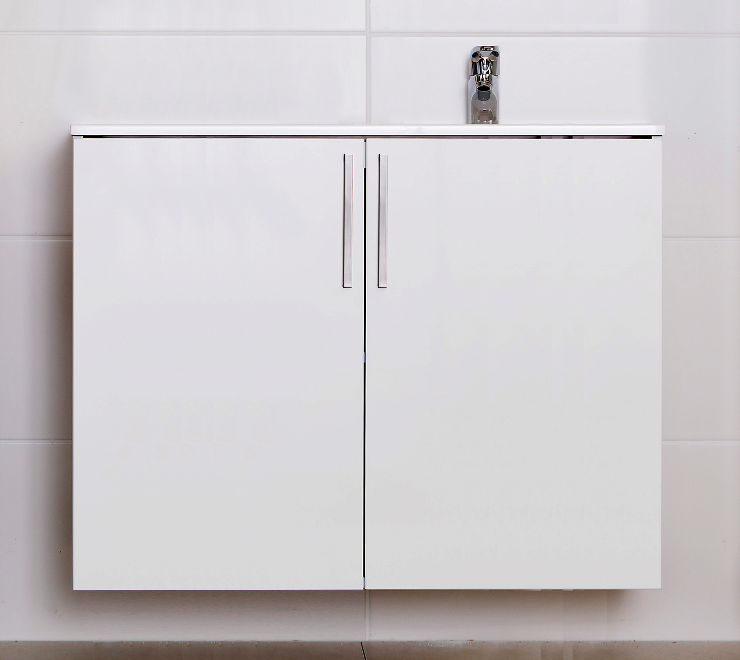 Allaskaappi Finnmirror Classic 90 oikea valumarmorialtaalla valkoinen