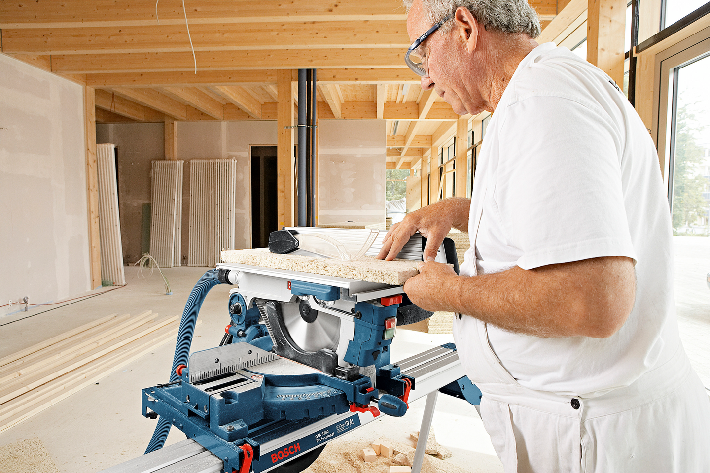 Yhdistelmäsaha Bosch GTM 12