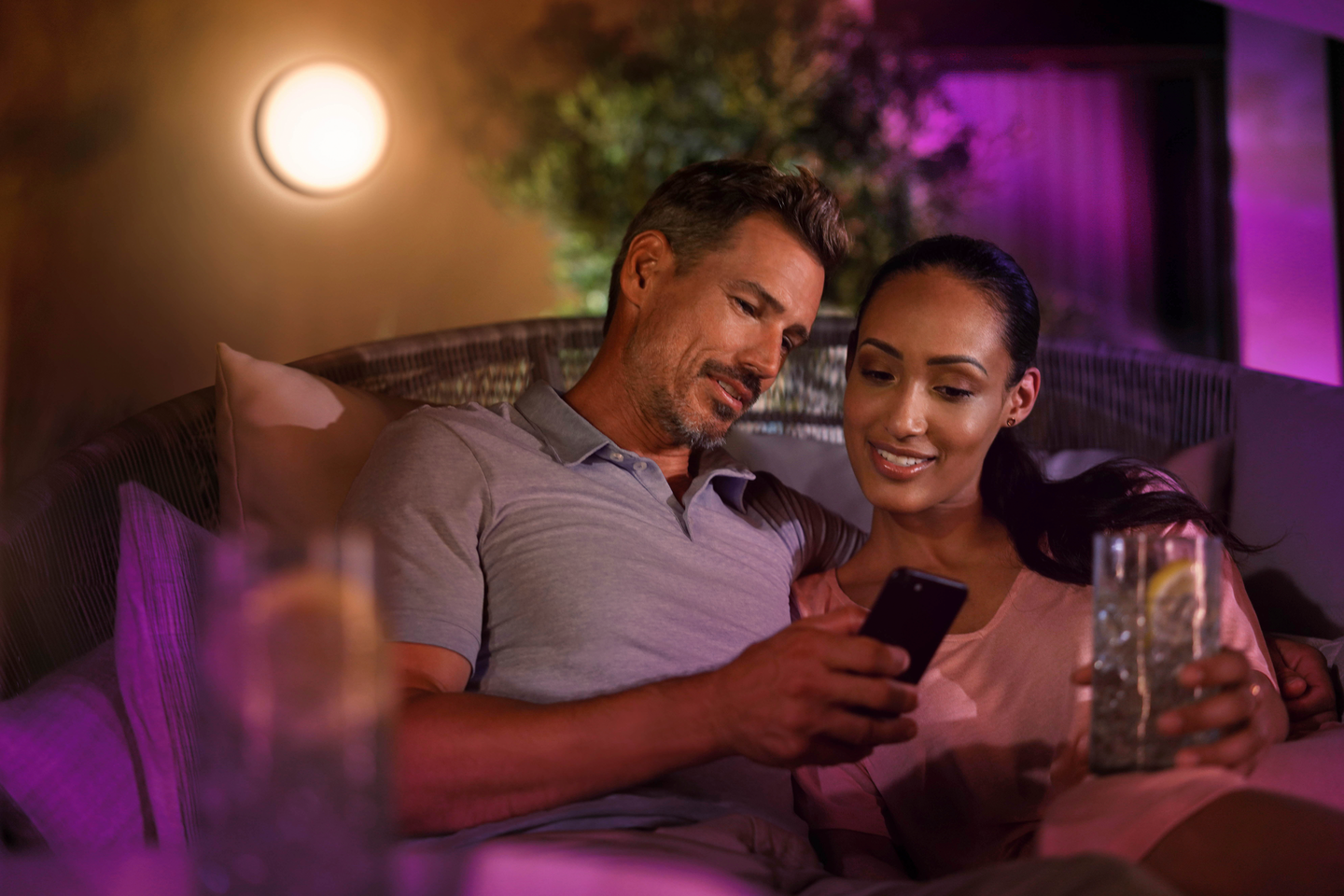 Ulkoseinävalaisin Philips Hue Daylo 1050lm musta