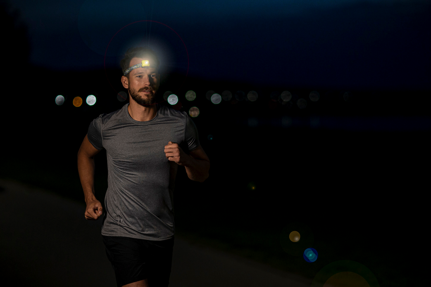 Otsavalaisin VARTA Ultra Light H30R ladattava lime 300lm