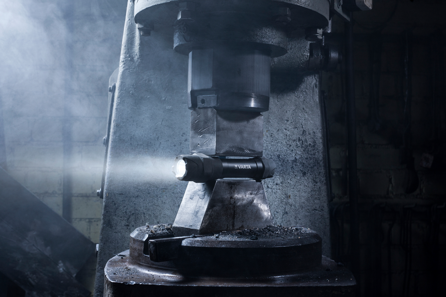 FICKLAMPA VARTA INDES. F30 PRO