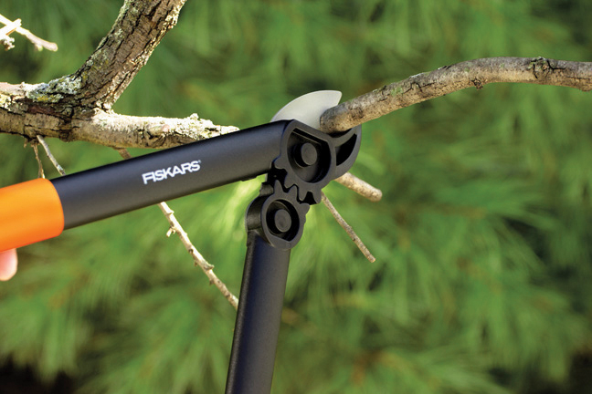 Voimasakset Fiskars alasinmalli