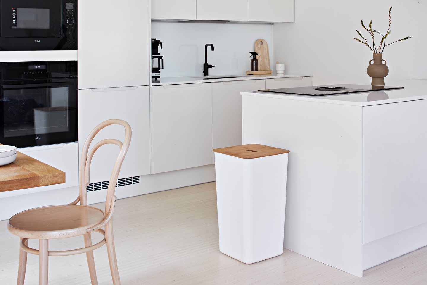 Laatikko Smartstore Collect 48l kannella valkoinen