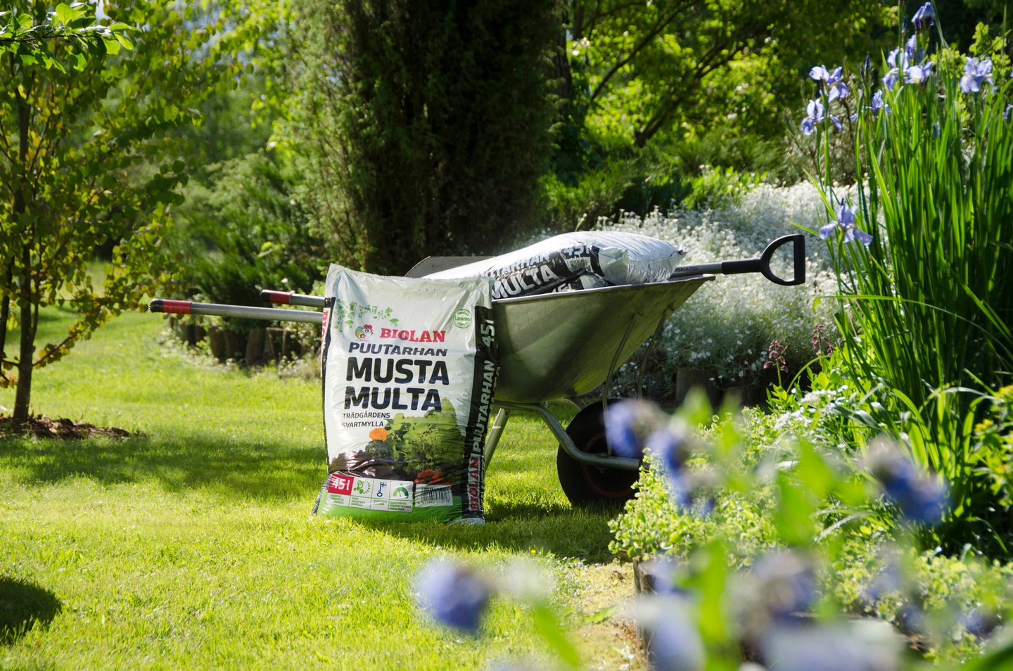 Puutarhan Musta Multa Biolan 45l