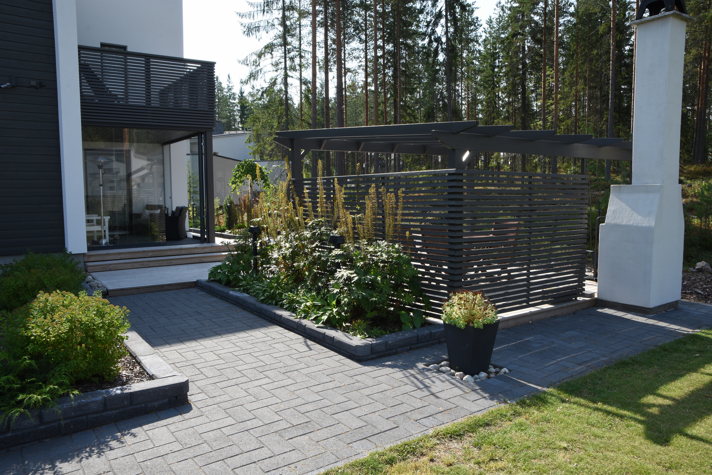 Lohkomuurikivi Lakka musta