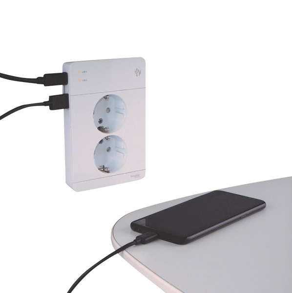 Pistorasia Exxact 2-PR + 2xUSB lataus A+C 3A valkoinen