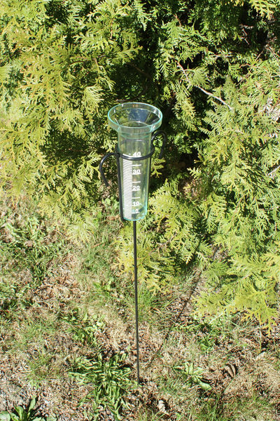 Sademittari Tarha-tuote metallijalalla