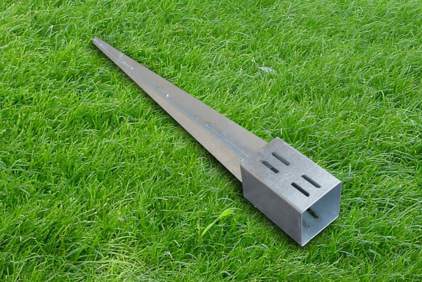 Maajalka puutolpille PROF 102x102/750mm kuumasinkitty teräs