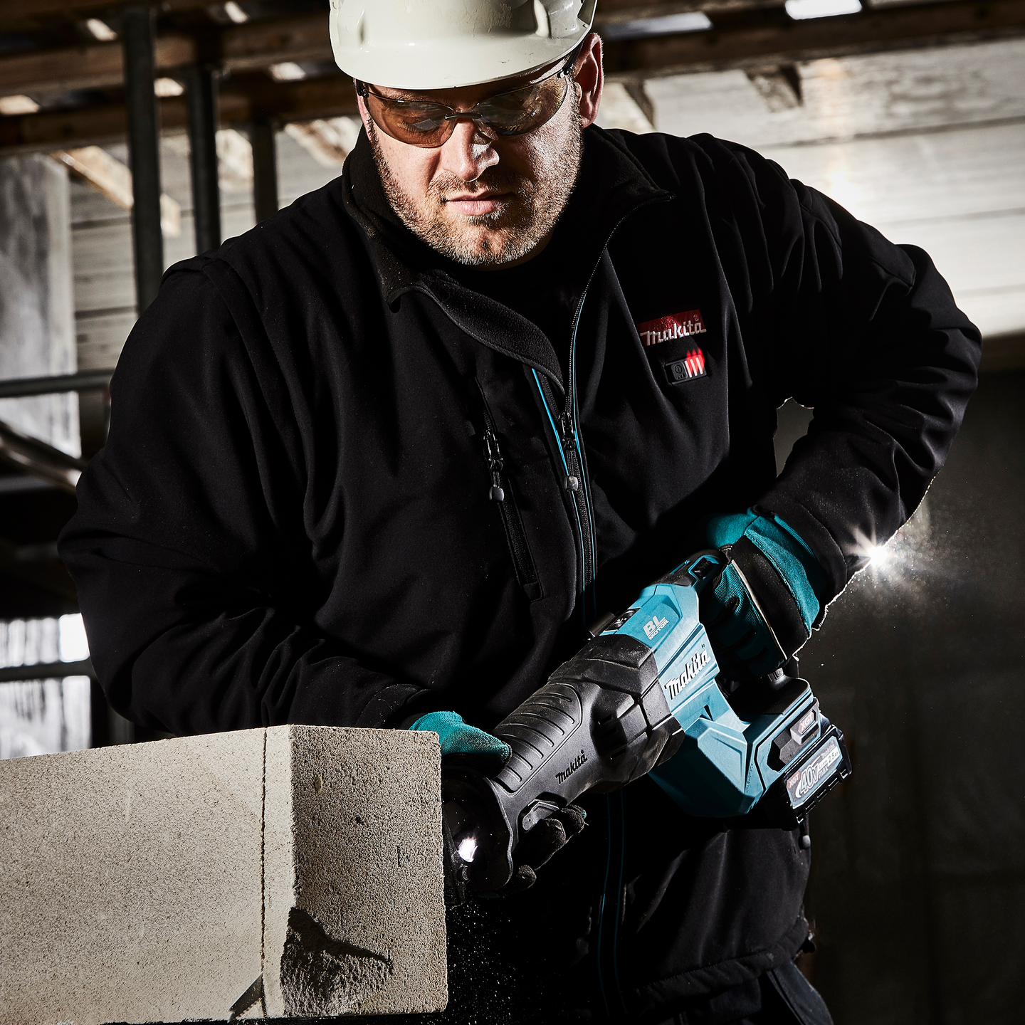 Akkupuukkosaha Makita JR001G XGT 40V 2x4,0Ah