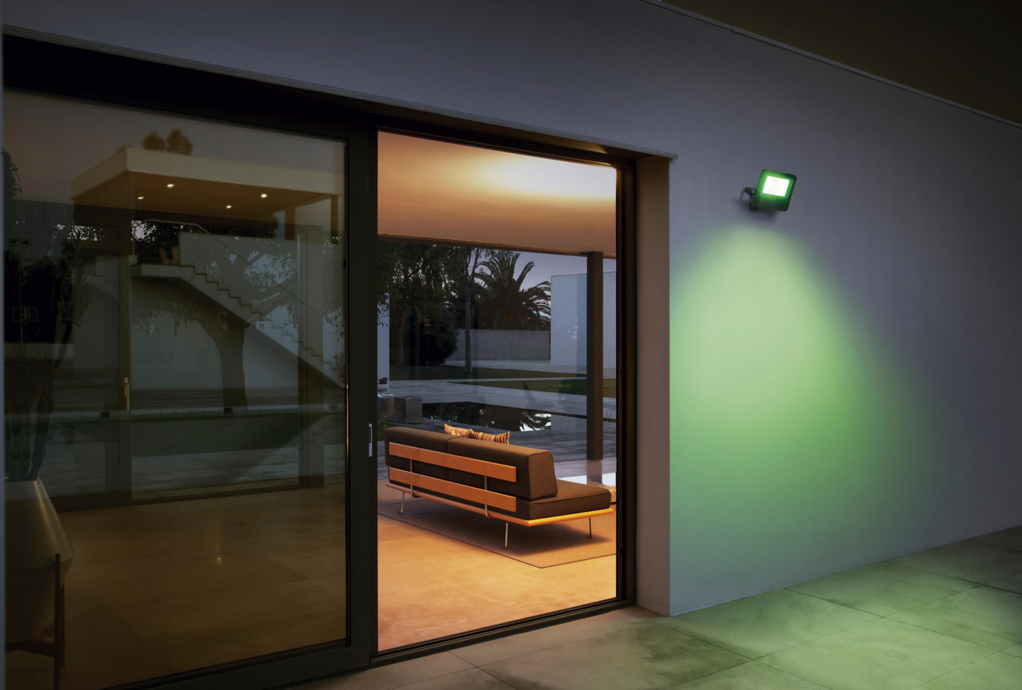 Ulkovalaisin LEDVANCE SMART+ WiFi Outdoor Flood 630lm rgbw