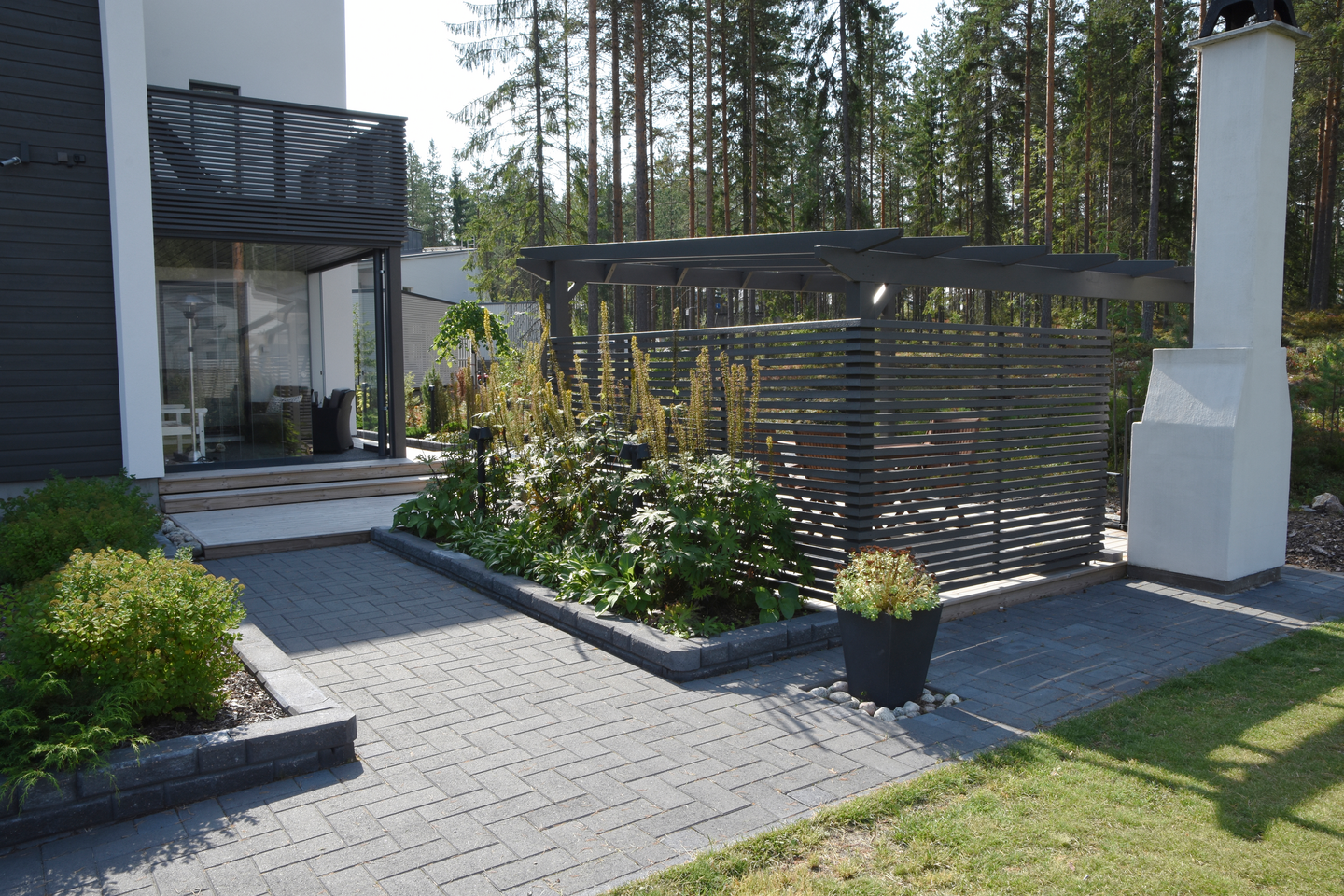 Pihakivi Lakka 60 musta