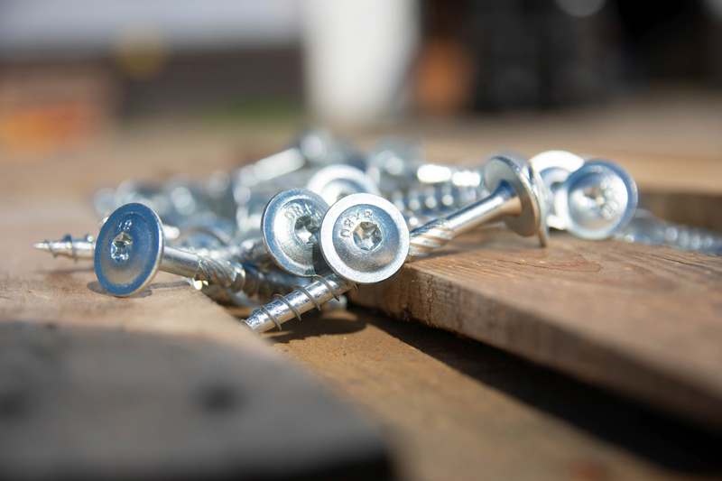 Rakenneruuvi Senco 6x180mm sähkösinkitty laippakanta 100kpl