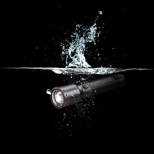 Taskulamppu Ledlenser P6R Core musta 900lm ladattava