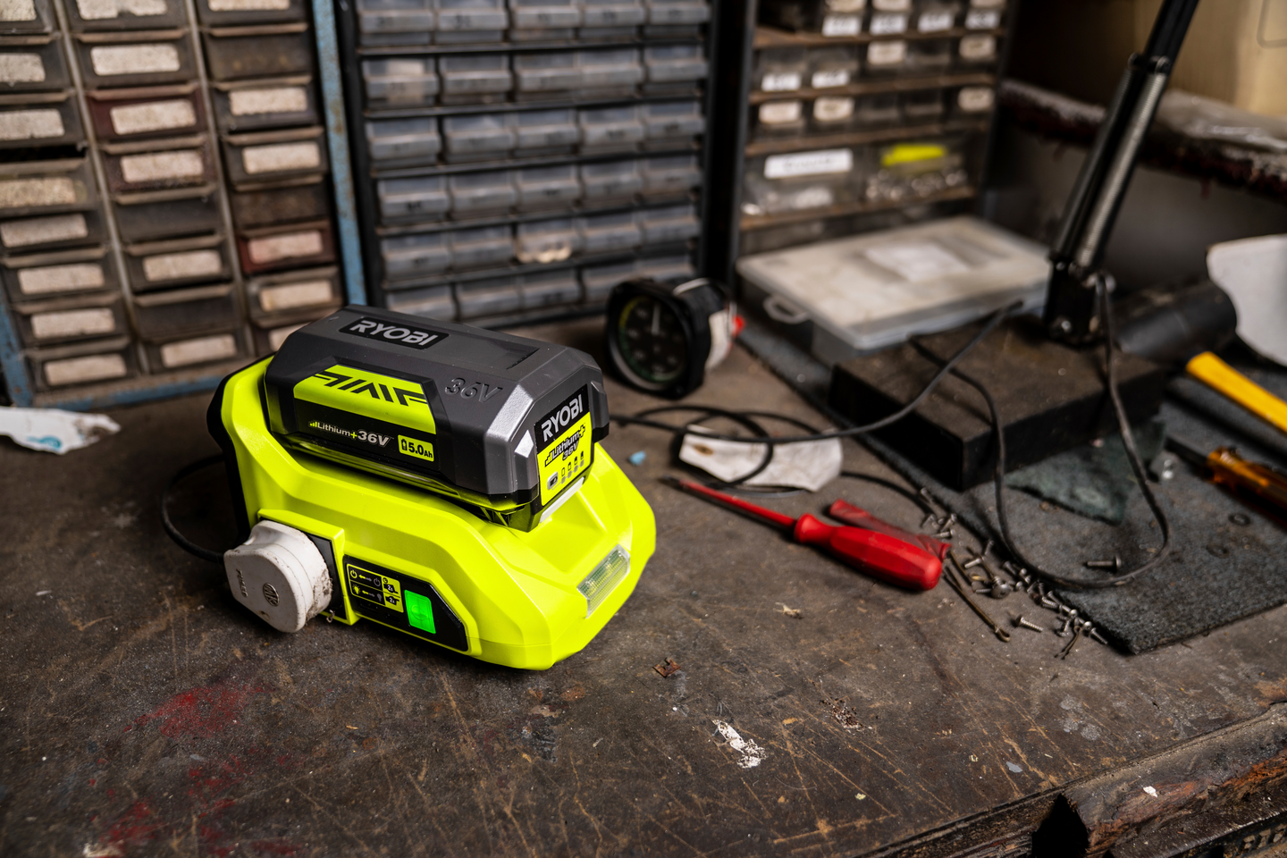 Akkuinvertteri Ryobi 36V RY36BI300A-0 runko