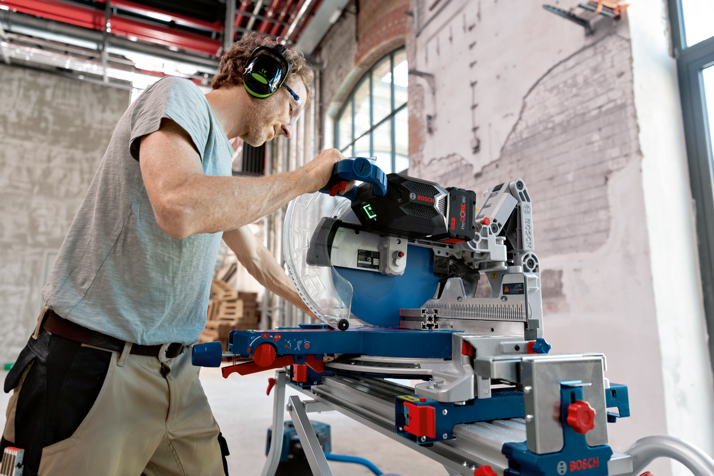 Akkujiirisaha Bosch GCM 18V-305 GDC Solo