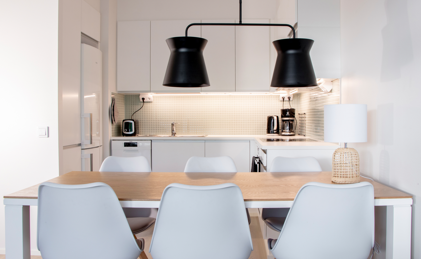 Riippuvalaisin Sessak Kaksi musta