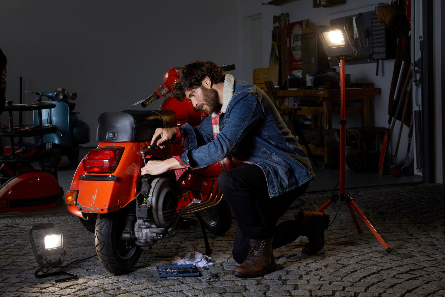 Työmaavalaisin LEDVANCE Worklight 4000lm 2xpistorasia