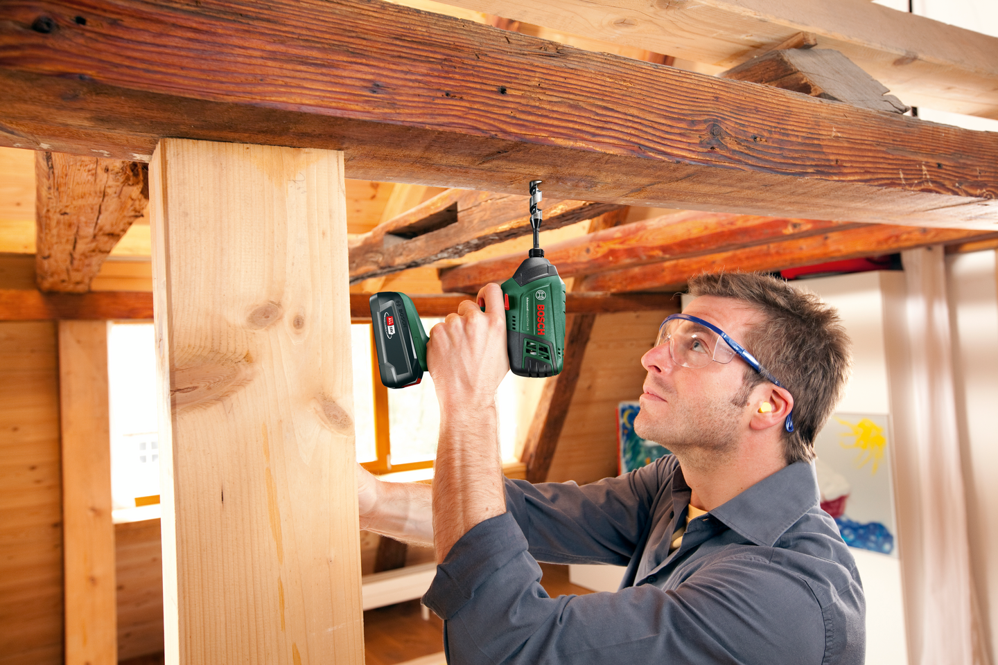 Akkuiskuväännin Bosch Advanced Impact Drive 18 Solo