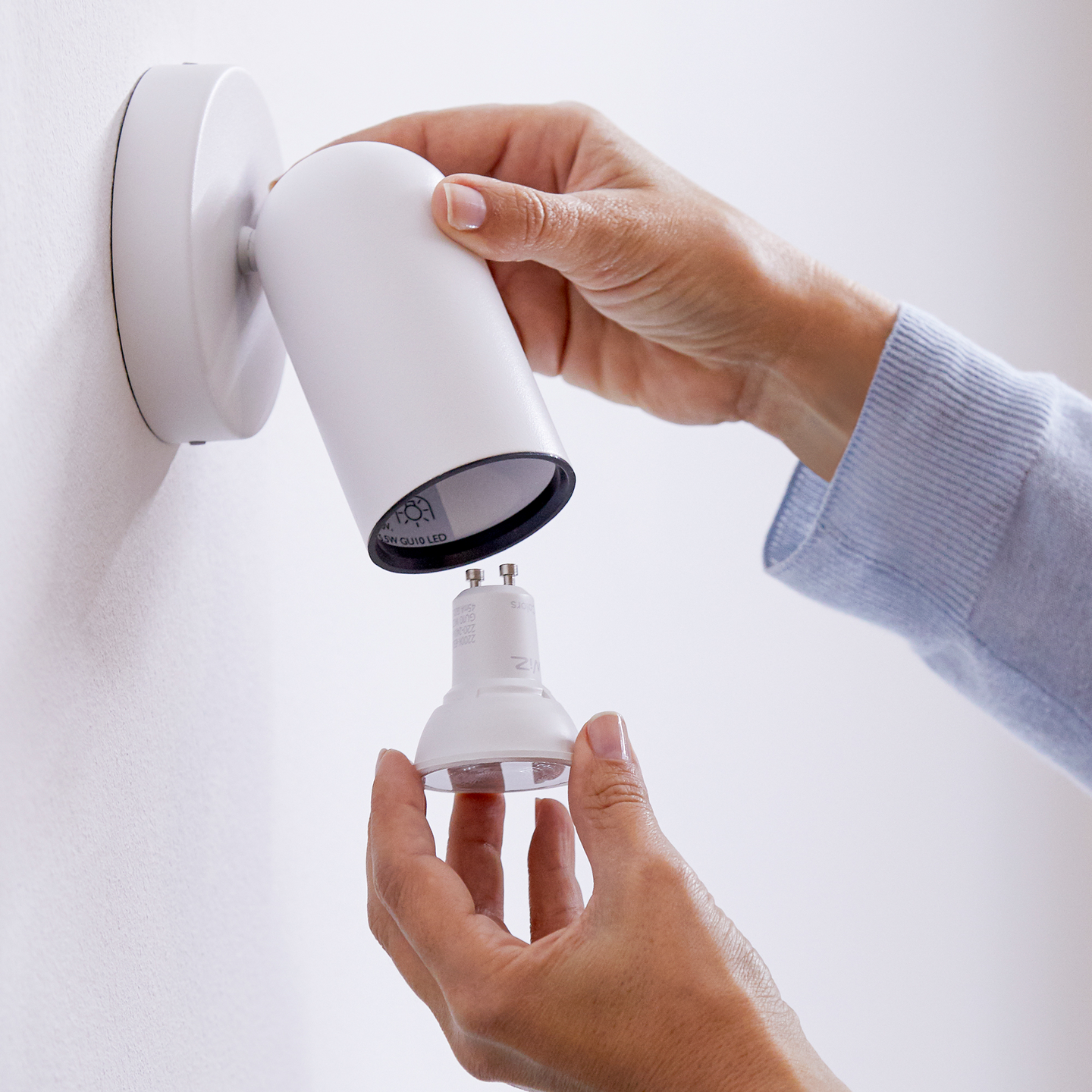 Led-lamppu WiZ WI-FI 4.7W GU10 927 HIMMENNETTÄVÄ