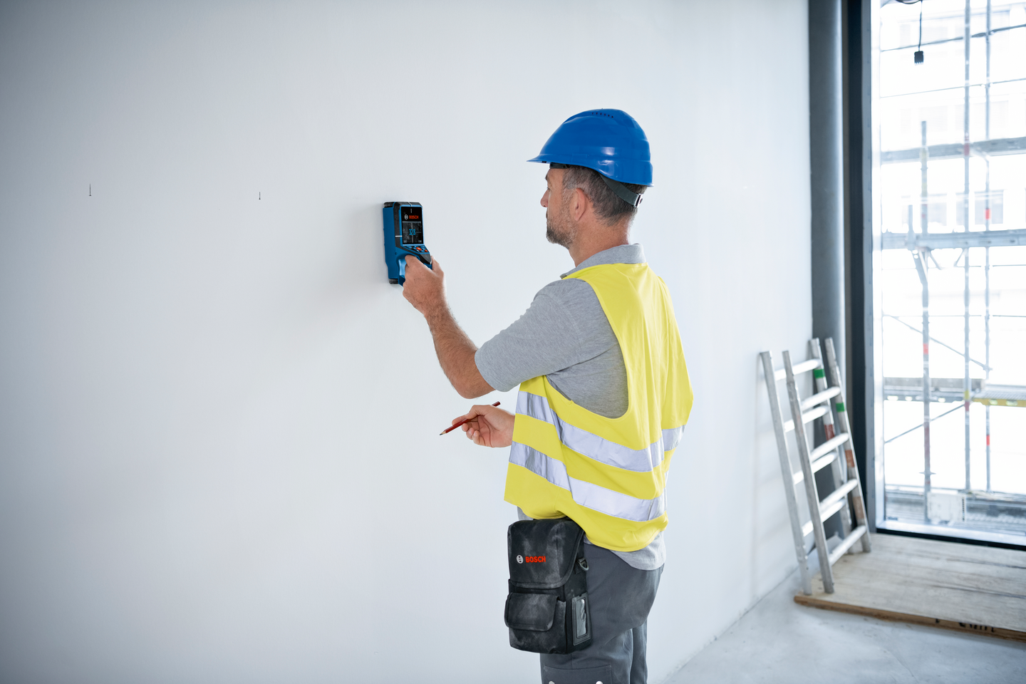 Rakenneilmaisin Bosch D-TECT 200 C 12V 1x2.0Ah L-BOXX