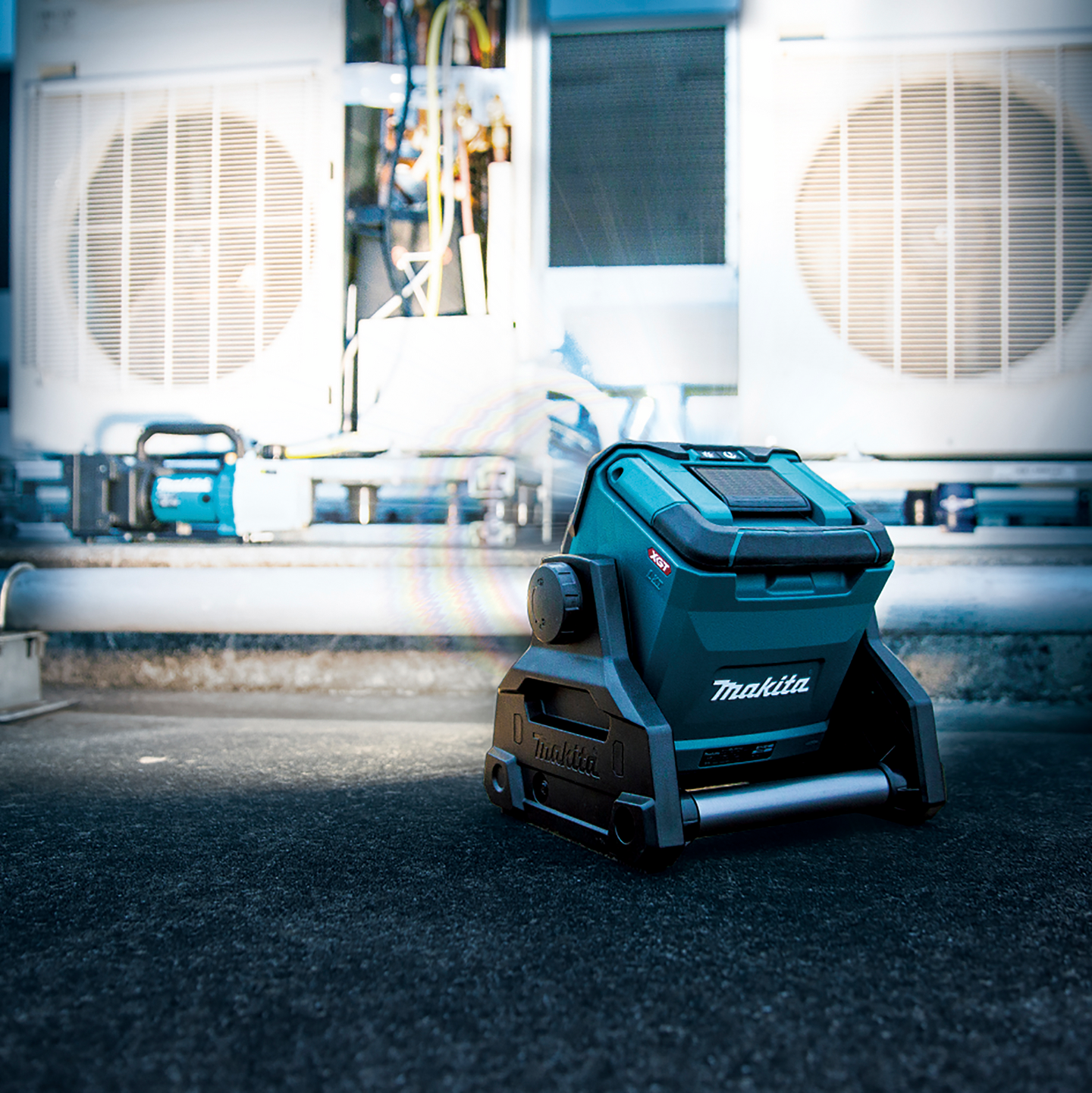 Työmaavalaisin Makita ML003G 18V tai 40V akuille