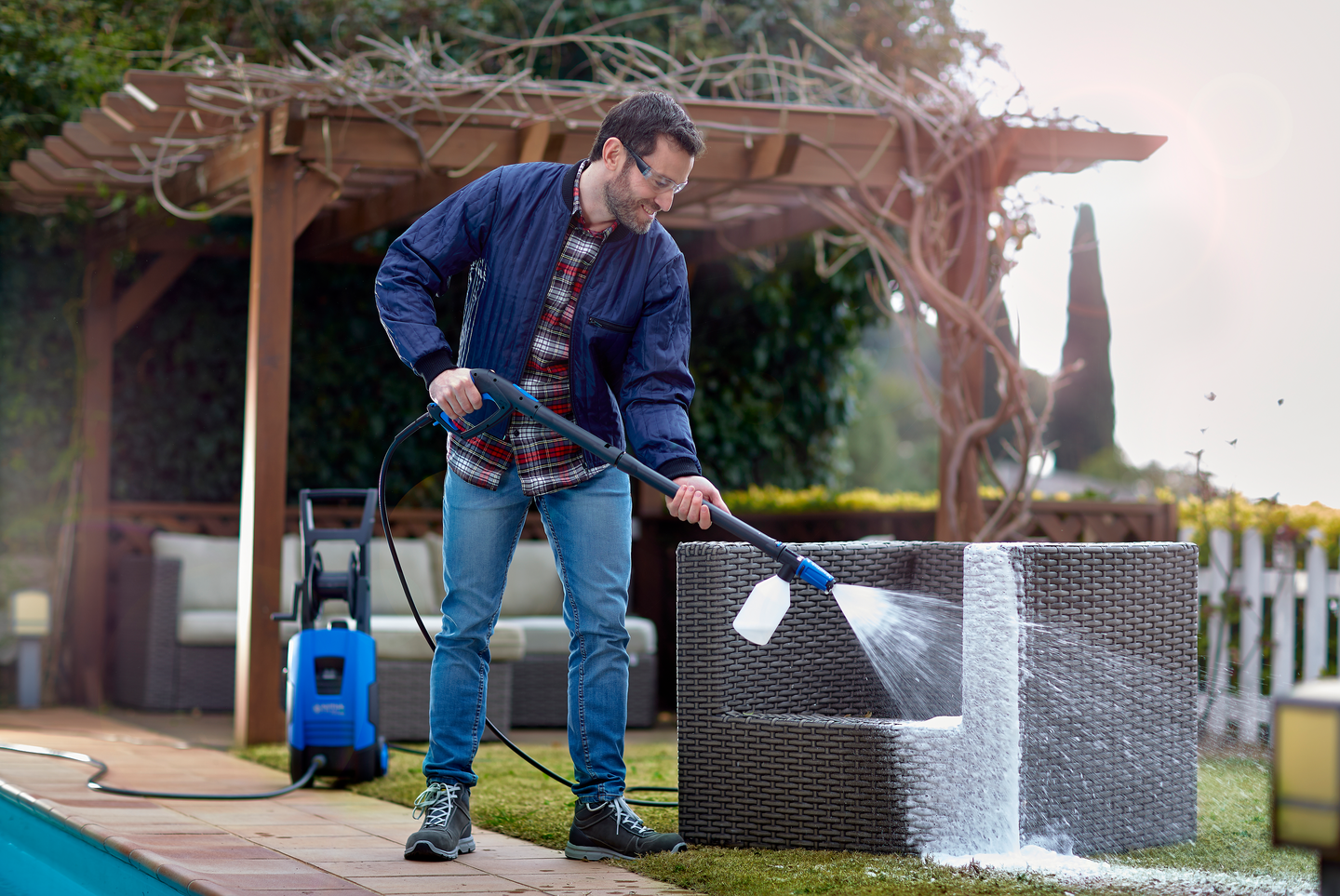 Pesuainevaahdotin Nilfisk 1 litran säiliöllä Bajonet-liitin