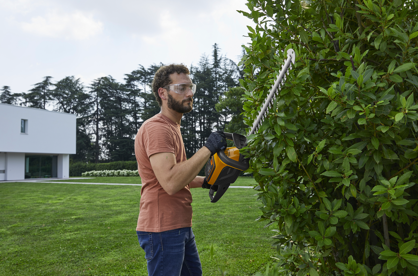 Akkupensasleikkuri Stiga HT 500E Kit 1x2,0Ah