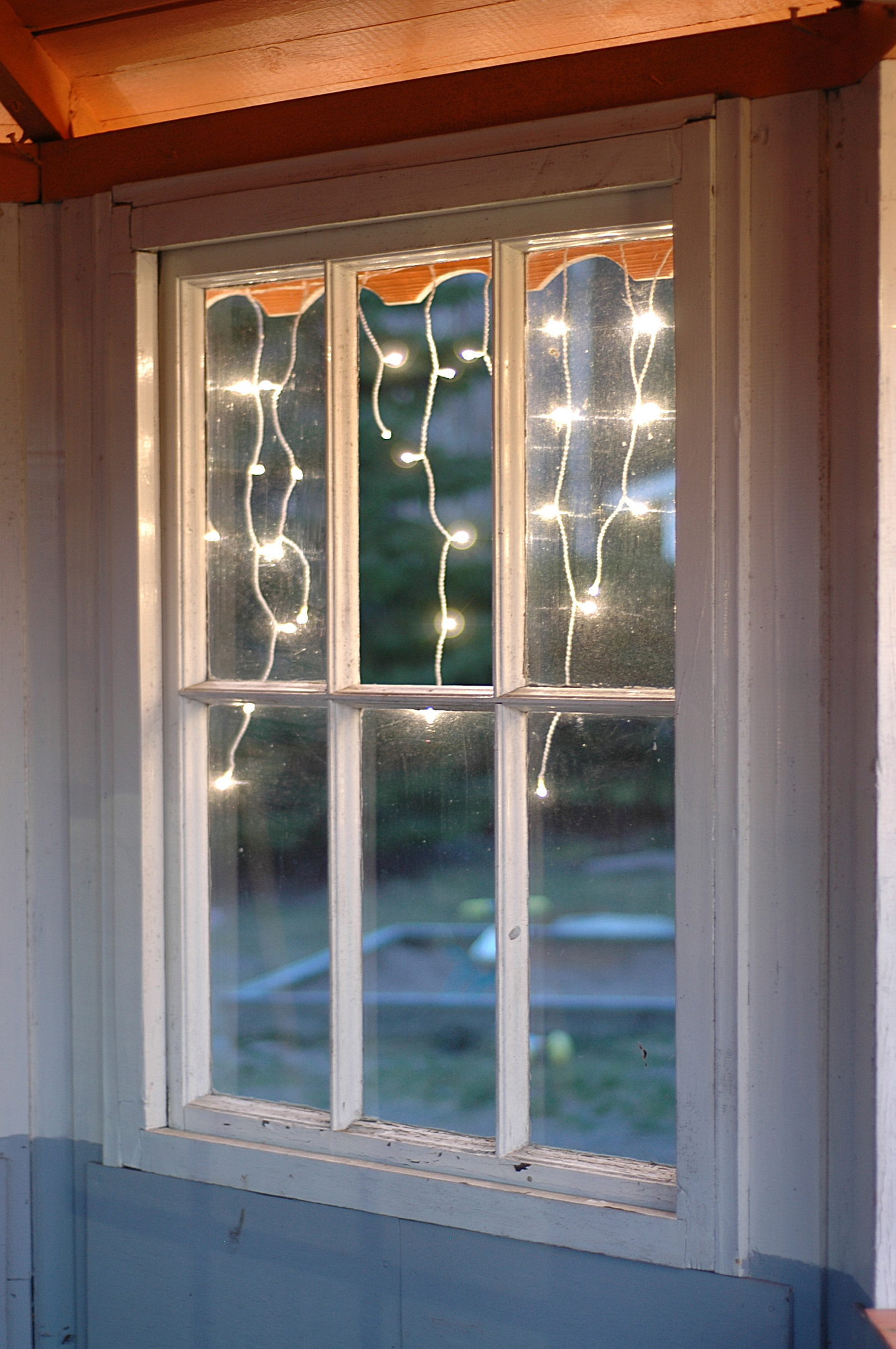 Valosarja Airam ulos/sisälle 100 lediä jääpuikko