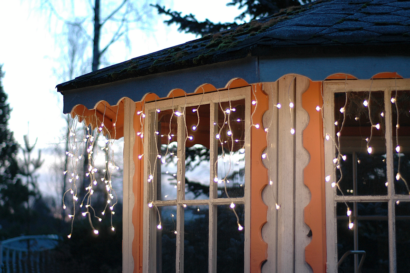 Valosarja Airam ulos/sisälle 100 lediä jääpuikko