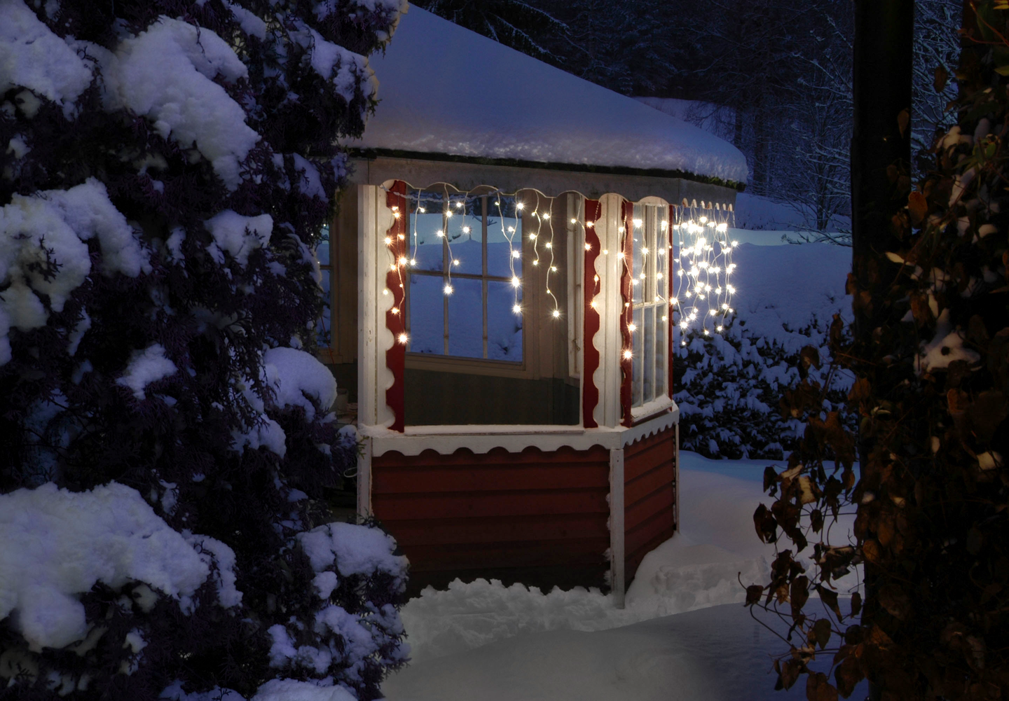 Valosarja Airam ulos/sisälle 100 lediä jääpuikko