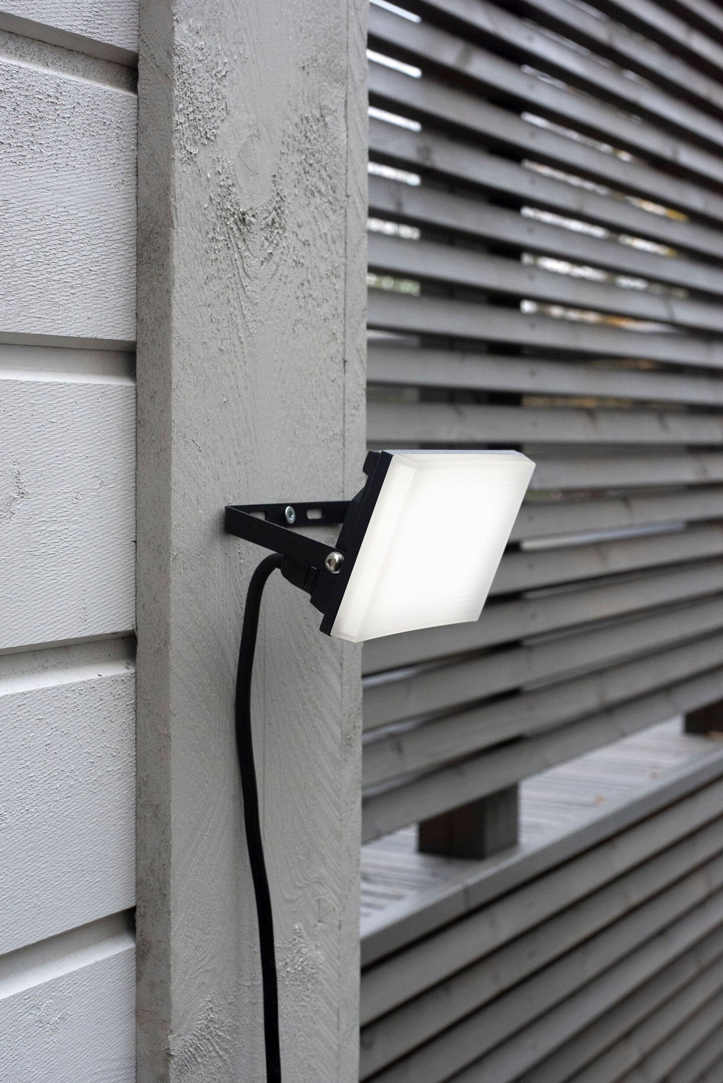 Valonheitin Airam Airflood 4000K 20W musta