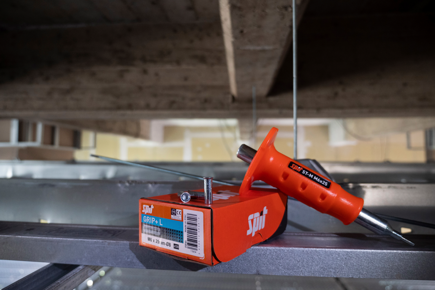 Lyöntiankkuri SPIT GRIP+ L M16x65mm kauluksella sähkösinkitty 20kpl