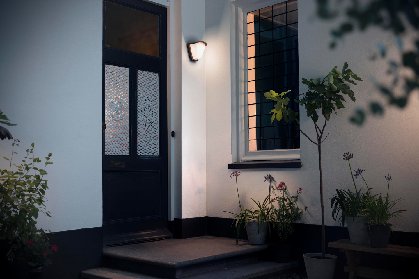 Seinävalaisin Philips Kiskadee 42W antrasiitti