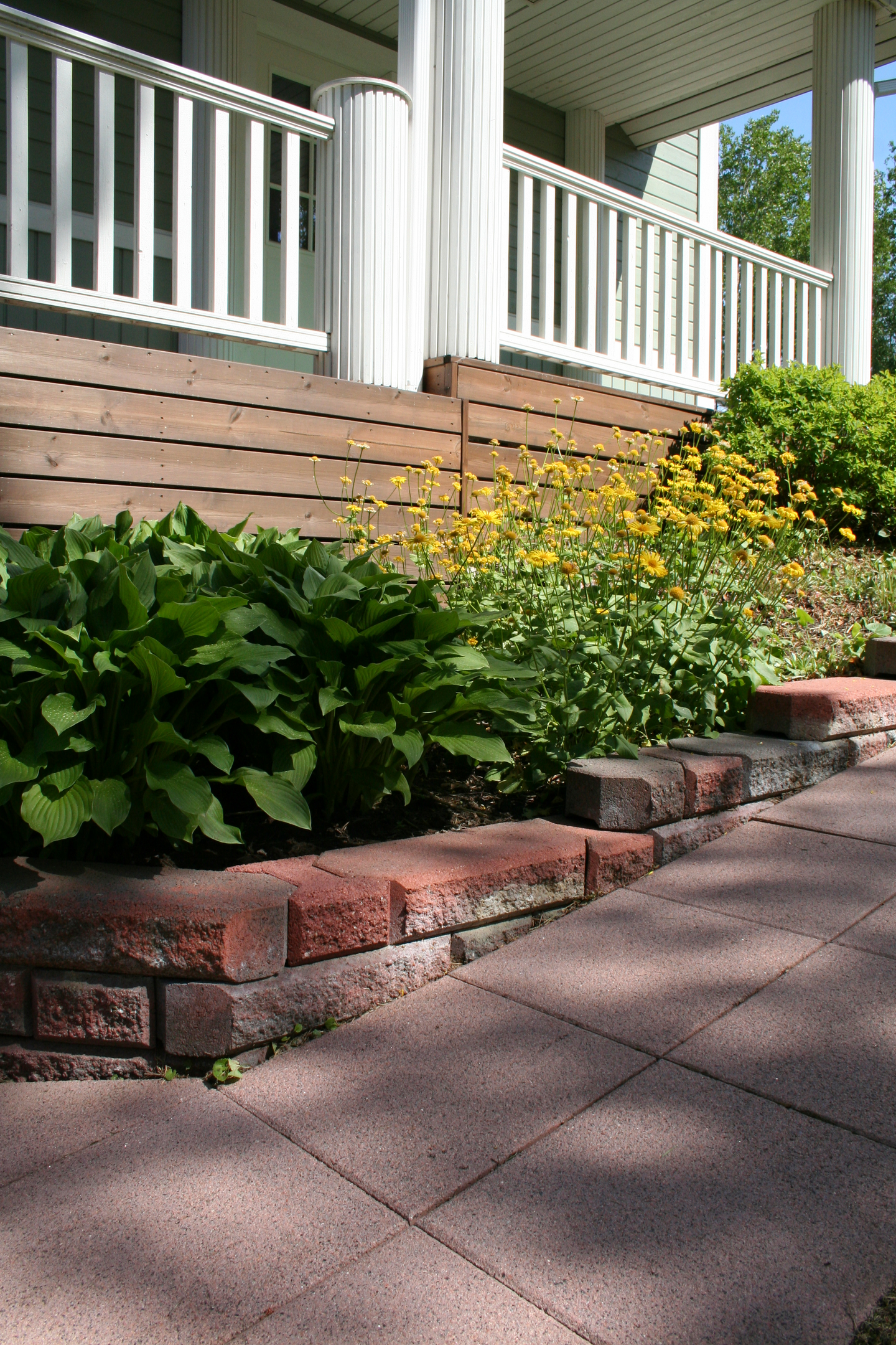 Vallikiven päätykansikivi HB 215x215x100mm Karelia 60kpl/lava 530kg/lava